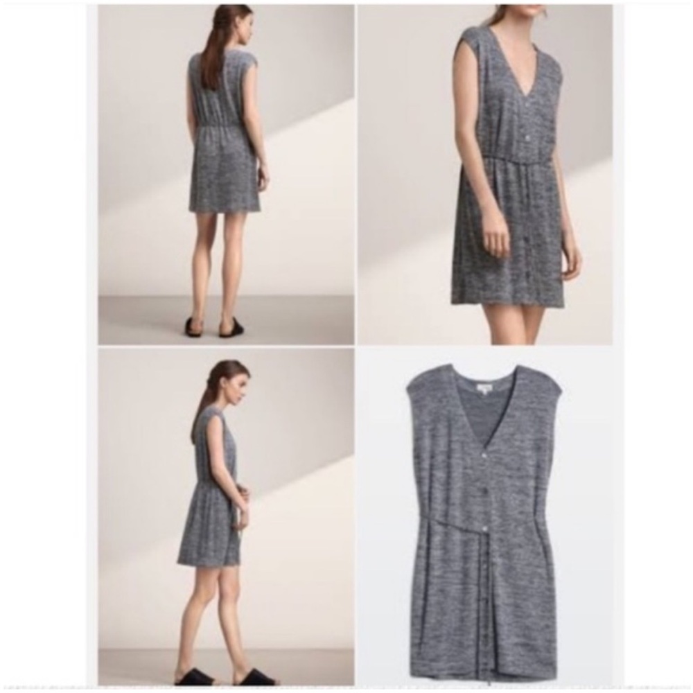 • Wilfred Aritzia • Women’s Free Kamesky Jersey Dress
Button Down Blue Small